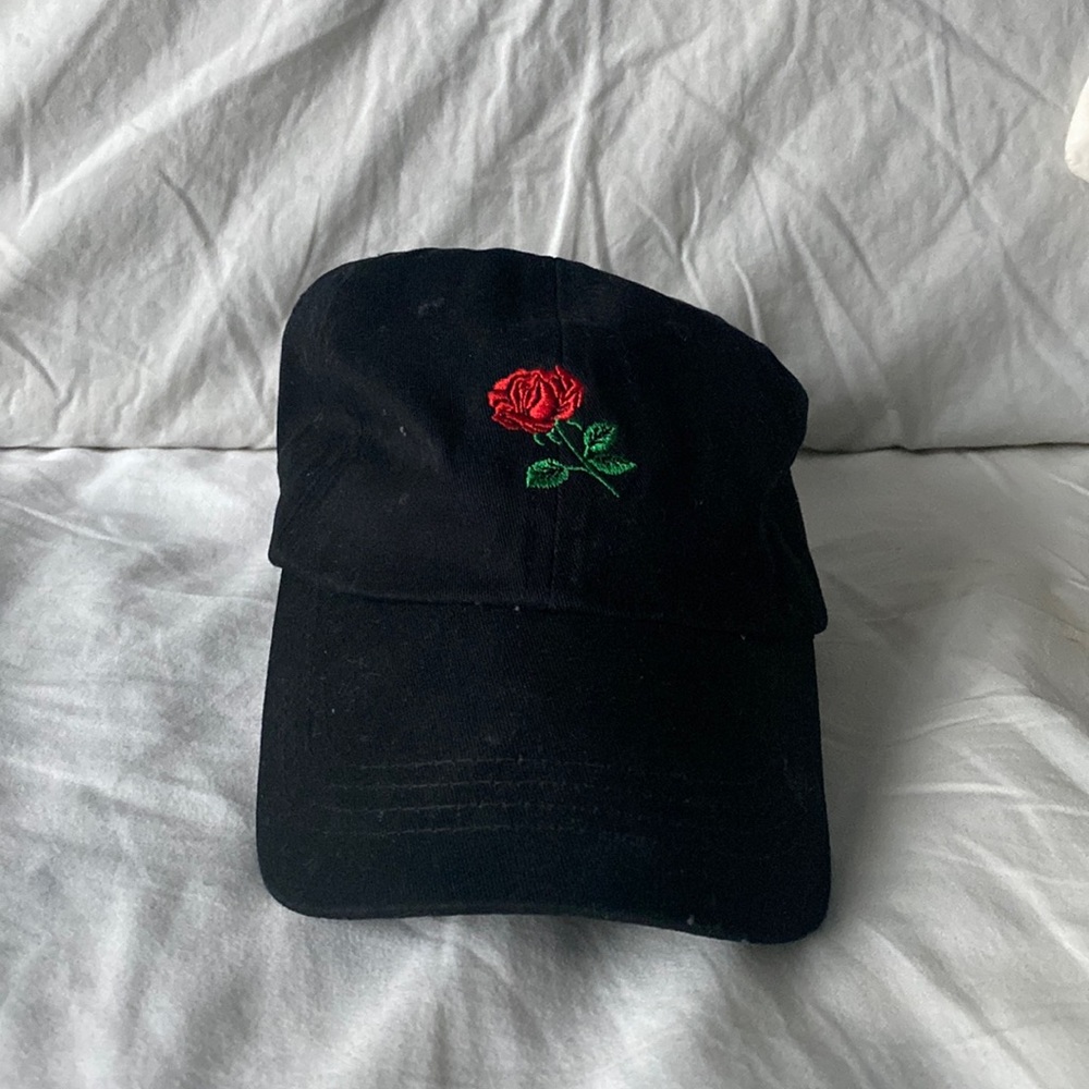 Black baseball cap w Rose embroidery